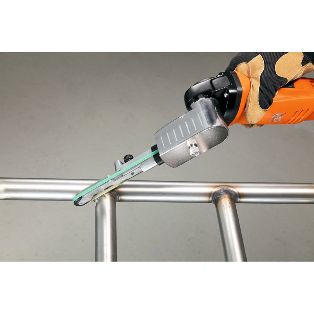 Насадка реноватор на болгарку bosch. Насадка для зачистки швов. Насадка бош для зачистки межплиточных швов. Расшиватель швов для плитки электрический. Насадка на болгарку комбо ферро 250 мм.